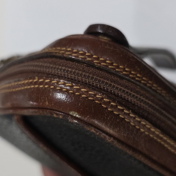 Authentic Gucci Vintage Leather Wristlet – Black & Brown, Model 006.23.0013, Lux